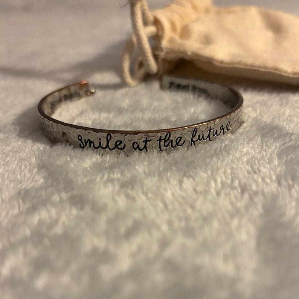 Honor Bands “Smile at the Future” with Drawstring Pouch